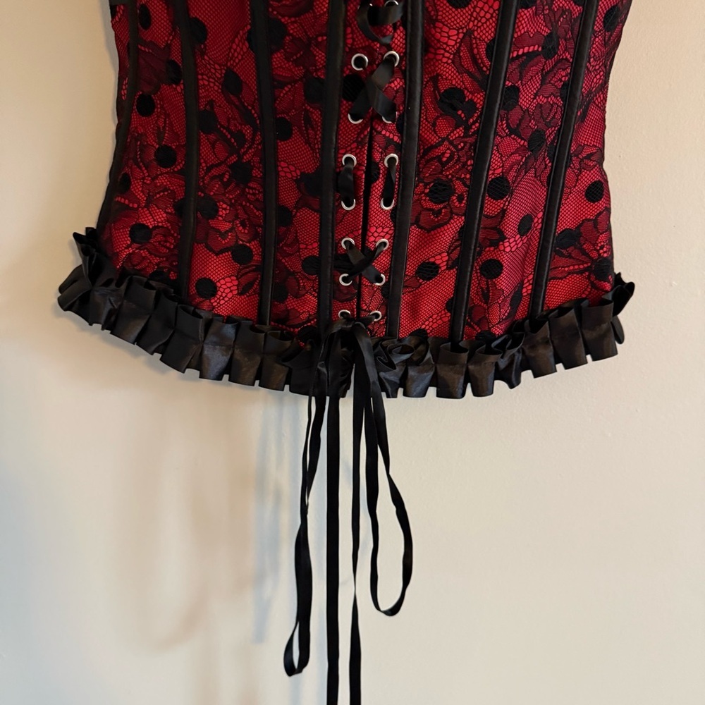 Red and Black Lace Corset - Picture 7 of 8